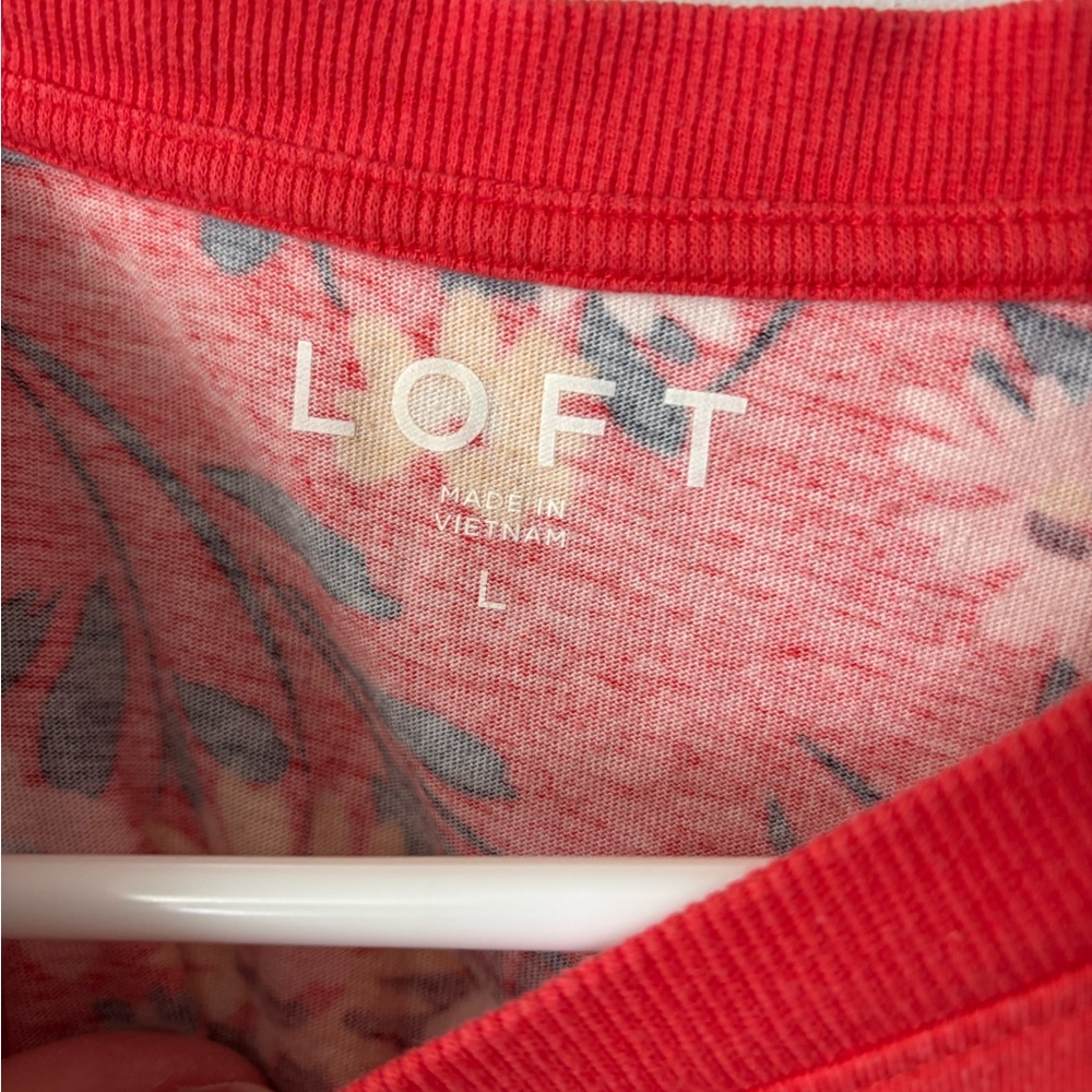LOFT Women's Floral Tee - Picture 3 of 4
